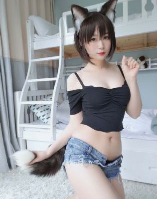 年轻漂亮的隔壁中文字幕_720电影在线观看